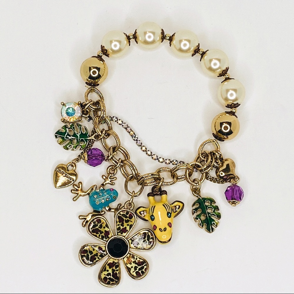 True Charm Pearl Bracelet | NWOT